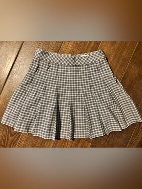 Aritzia Sunday Best Olive Mini Plaid Pleated Skirt 00